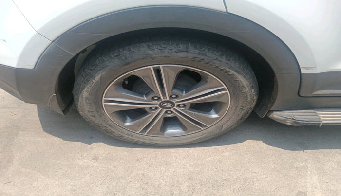 2017 Hyundai Creta SX PLUS AT 1.6 PETROL, Petrol, Automatic, 1,45,908 km, tyre