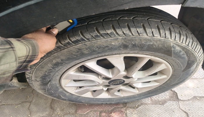 2017 Mahindra Kuv100 K6 D 6 STR, Diesel, Manual, 1,06,353 km, tyre