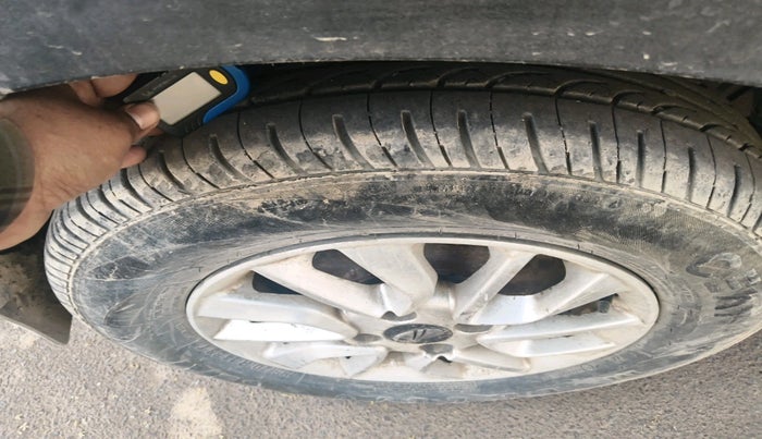 2017 Mahindra Kuv100 K6 D 6 STR, Diesel, Manual, 1,06,353 km, tyre