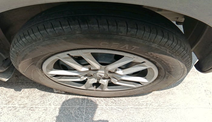 2020 Renault TRIBER RXL AMT, Petrol, Automatic, 56,353 km, tyre