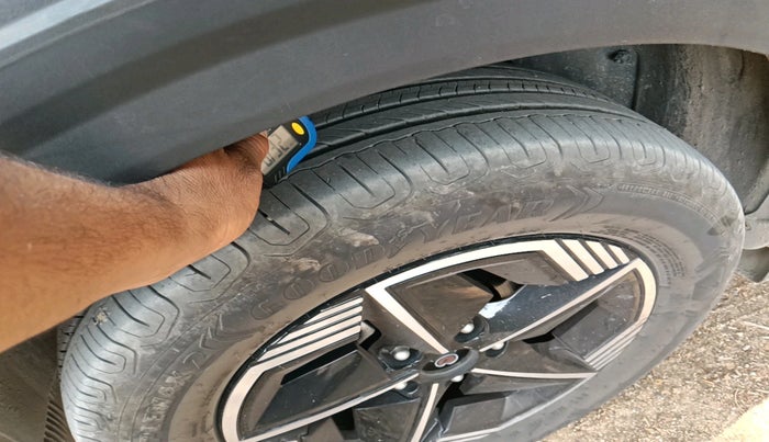 2024 Tata NEXON FEARLESS + S P MT, Petrol, Manual, 15,447 km, tyre