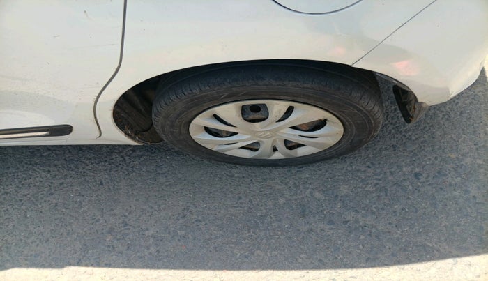 2019 Maruti Swift VXI, CNG, Manual, 72,325 km, tyre