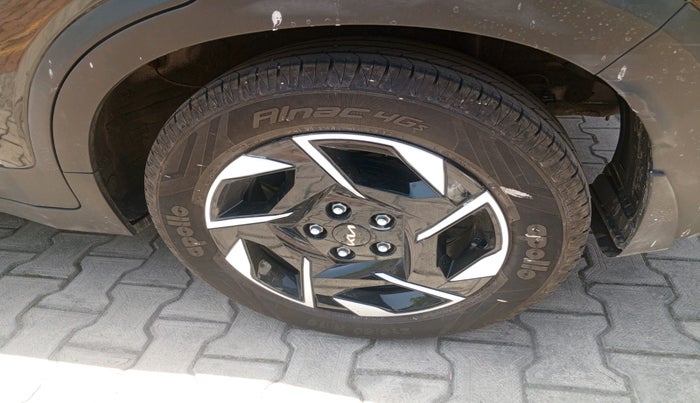 2025 KIA SONET HTK (O) 1.2 Petrol MT, Petrol, Manual, 4,842 km, tyre