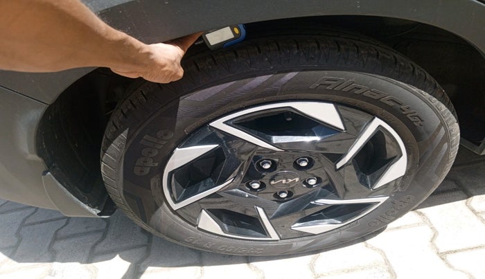 2025 KIA SONET HTK (O) 1.2 Petrol MT, Petrol, Manual, 4,842 km, tyre