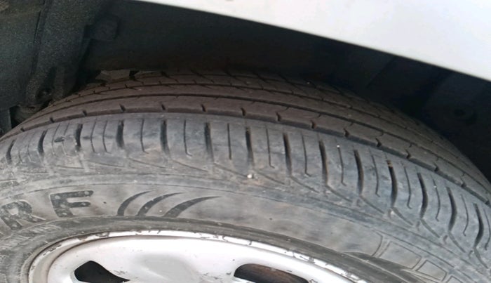 2015 Renault Duster RXL PETROL, Petrol, Manual, 51,763 km, tyre