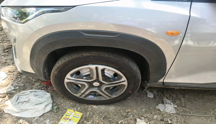 2025 Nissan MAGNITE Visia B4D 1.0 Petrol MT, Petrol, Manual, 681 km, tyre