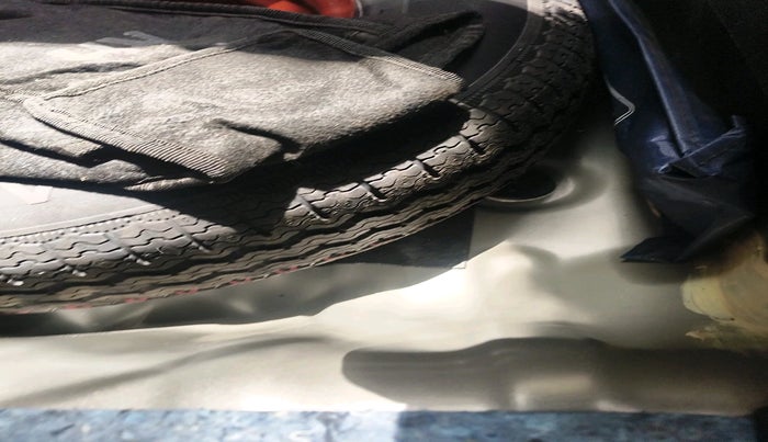 2025 Nissan MAGNITE Visia B4D 1.0 Petrol MT, Petrol, Manual, 681 km, tyre