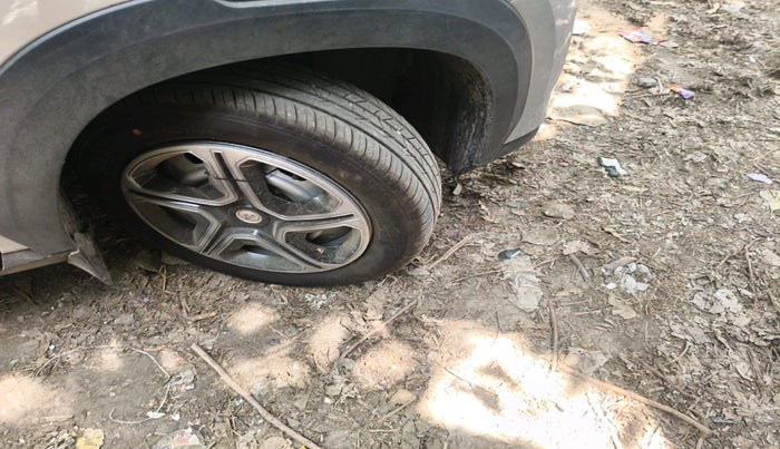 2025 Nissan MAGNITE Visia B4D 1.0 Petrol MT, Petrol, Manual, 681 km, tyre