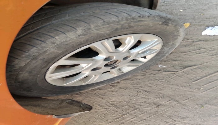 2016 Tata Tiago XZ DIESEL, Diesel, Manual, 1,22,049 km, tyre