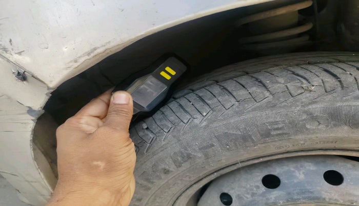 2012 Maruti Alto 800 LXI CNG, CNG, Manual, 1,40,271 km, tyre