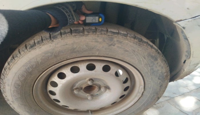 2016 Maruti Swift LXI, Petrol, Manual, 94,413 km, tyre