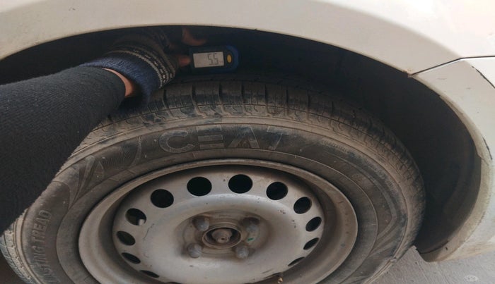 2016 Maruti Swift LXI, Petrol, Manual, 94,413 km, tyre