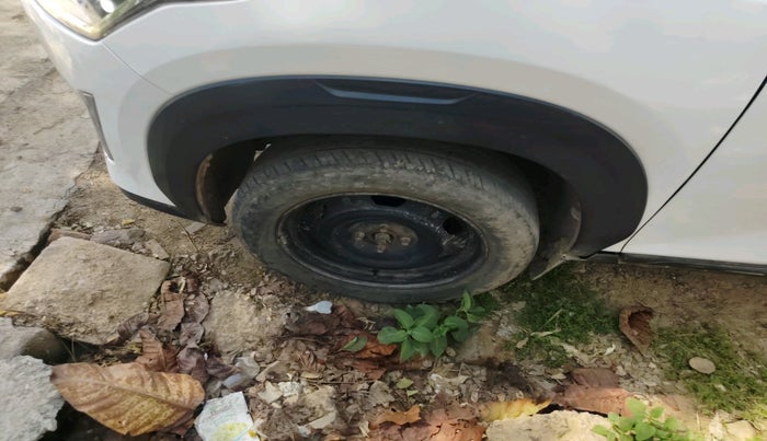 2021 Nissan MAGNITE XL, CNG, Manual, 32,631 km, tyre