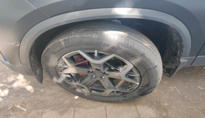 2025 Tata Harrier FEARLESS PLUS DARK EDITION AT, Diesel, Automatic, 16,340 km, tyre