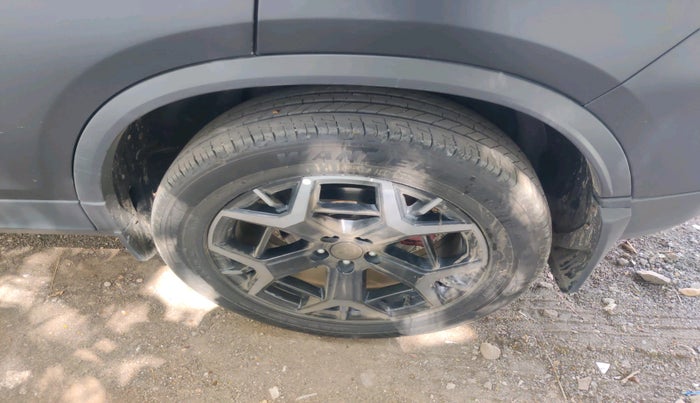 2025 Tata Harrier FEARLESS PLUS DARK EDITION AT, Diesel, Automatic, 16,340 km, tyre