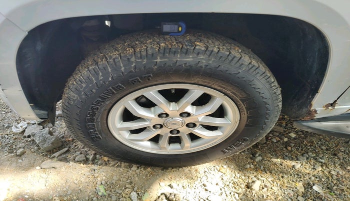 2017 Mahindra TUV300 T8, Diesel, Manual, 53,582 km, tyre