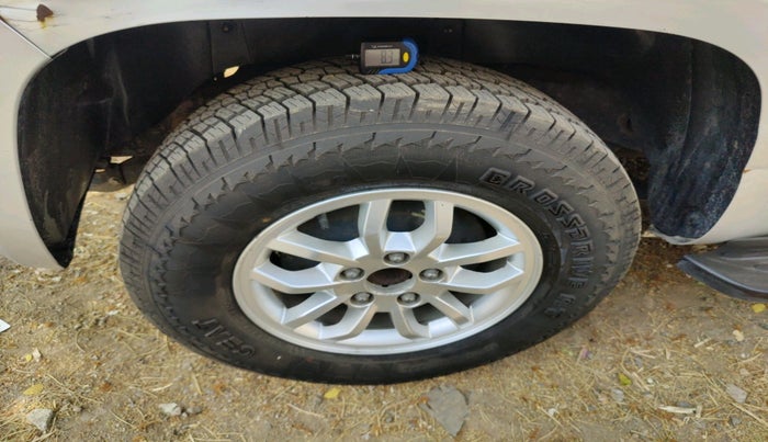 2017 Mahindra TUV300 T8, Diesel, Manual, 53,582 km, tyre