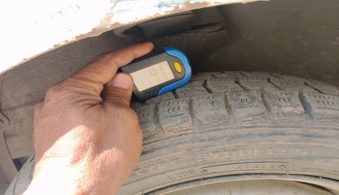 2013 Hyundai Santro Xing GL PLUS, CNG, Manual, 1,56,653 km, tyre