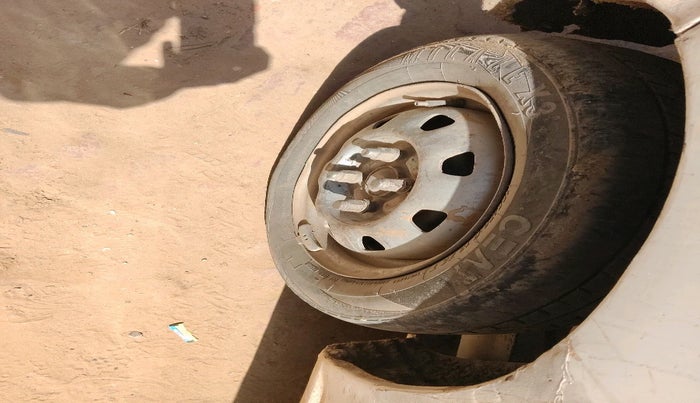 2013 Hyundai Santro Xing GL PLUS, CNG, Manual, 1,56,653 km, tyre