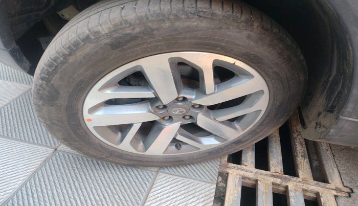 2021 Tata Safari XZA PLUS 6S, Diesel, Automatic, 82,858 km, tyre