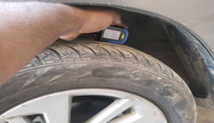 2015 Honda Jazz 1.2L I-VTEC V AT, Petrol, Automatic, 81,976 km, tyre