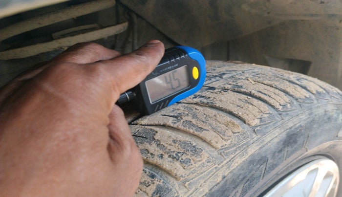 2016 Maruti Vitara Brezza VDI, Diesel, Manual, 1,53,047 km, tyre