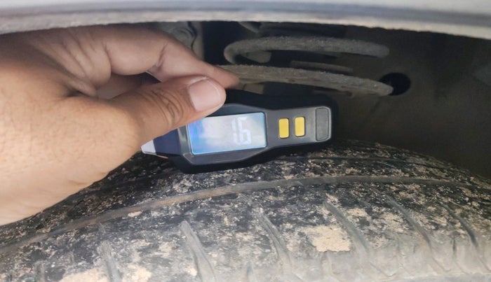 2020 Maruti XL6 ALPHA AT, Petrol, Automatic, 54,988 km, tyre