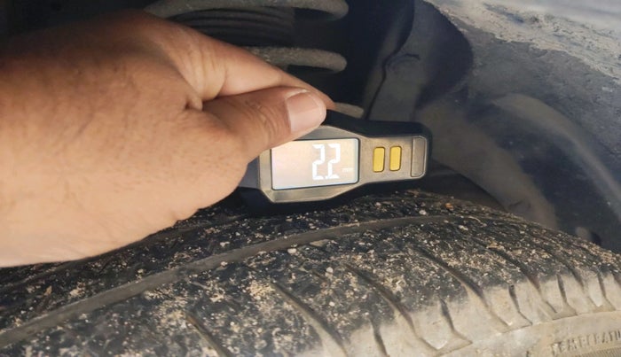 2020 Maruti XL6 ALPHA AT, Petrol, Automatic, 54,988 km, tyre