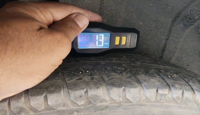 2020 Maruti XL6 ALPHA AT, Petrol, Automatic, 54,988 km, tyre