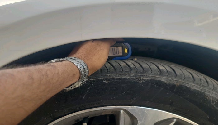 2019 Hyundai Verna 1.6 VTVT SX, Petrol, Manual, 1,00,211 km, tyre