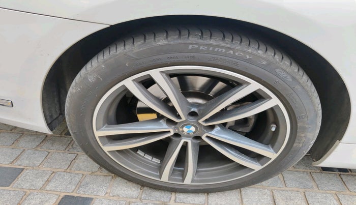 2021 BMW 7 Series 740Li M SPORT, Petrol, Automatic, 28,532 km, tyre