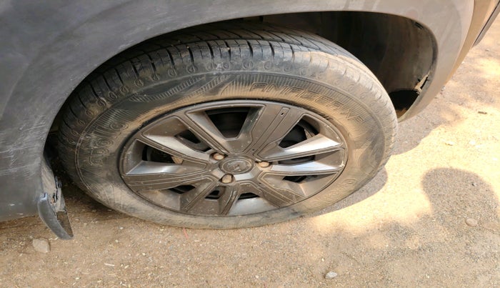 2021 Renault Kwid CLIMBER 1.0 AMT (O), Petrol, Automatic, 49,686 km, tyre