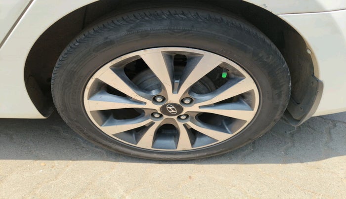 2016 Hyundai Verna 1.6 CRDI SX, Diesel, Manual, 90,893 km, tyre