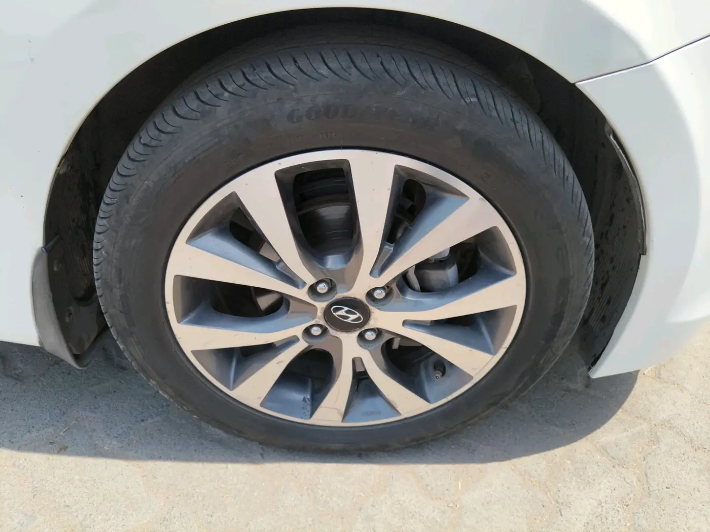 2016 Hyundai Verna 1.6 CRDI SX, Diesel, Manual, 90,893 km, tyre