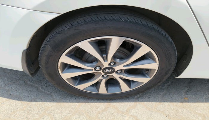 2016 Hyundai Verna 1.6 CRDI SX, Diesel, Manual, 90,893 km, tyre