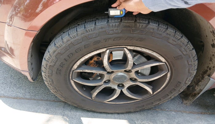 2019 Mahindra XUV500 W5, Diesel, Manual, 96,531 km, tyre