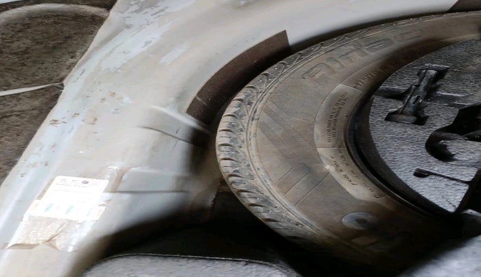 2016 Volkswagen Vento HIGHLINE 1.5 AT, Diesel, Automatic, 1,22,719 km, tyre