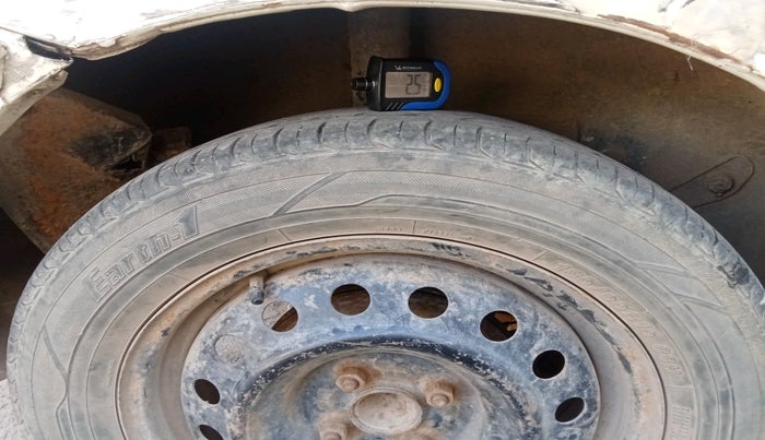 2011 Toyota Etios Liva GD, Diesel, Manual, 73,882 km, tyre