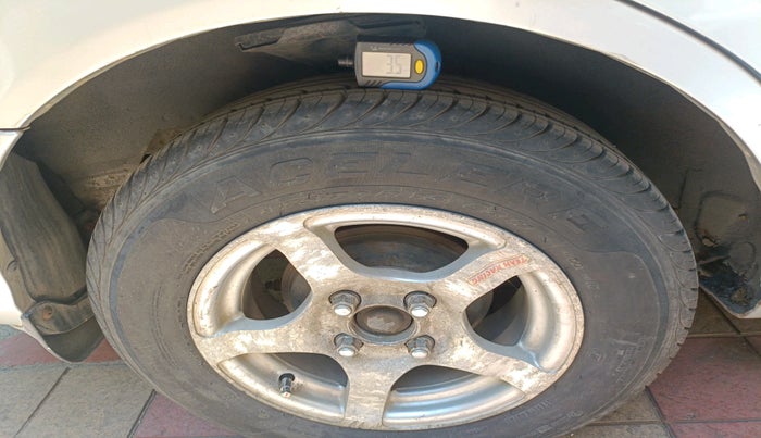 2003 Hyundai Accent GLS 1.6 ABS, Petrol, Manual, 59,033 km, tyre