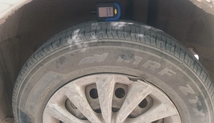 2016 Maruti Swift Dzire VDI (O), Diesel, Manual, 1,23,181 km, tyre