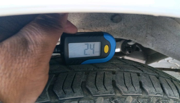 2016 Maruti Alto 800 LXI, CNG, Manual, 31,789 km, tyre