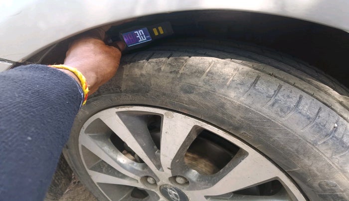 2014 Hyundai Verna FLUIDIC 1.6 VTVT SX AT, Petrol, Automatic, 91,378 km, tyre