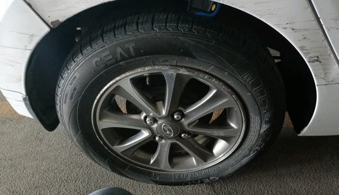 2014 Hyundai Grand i10 ASTA (O) 1.2 KAPPA VTVT, Petrol, Manual, 1,27,914 km, tyre