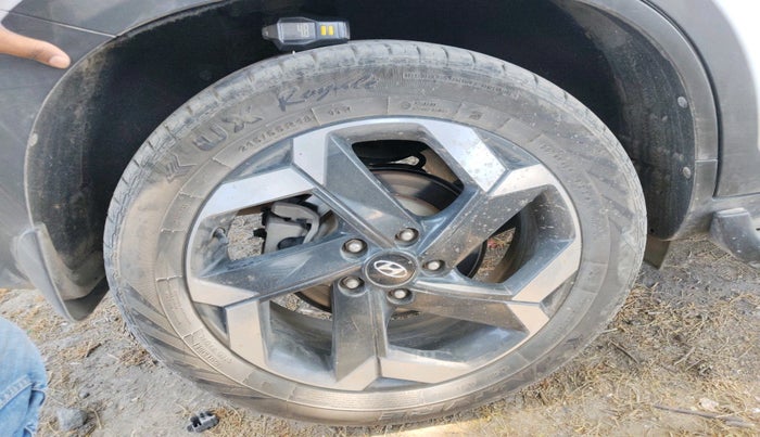 2022 Hyundai ALCAZAR PLATINUM 1.5 MT 7STR, Diesel, Manual, 79,994 km, tyre