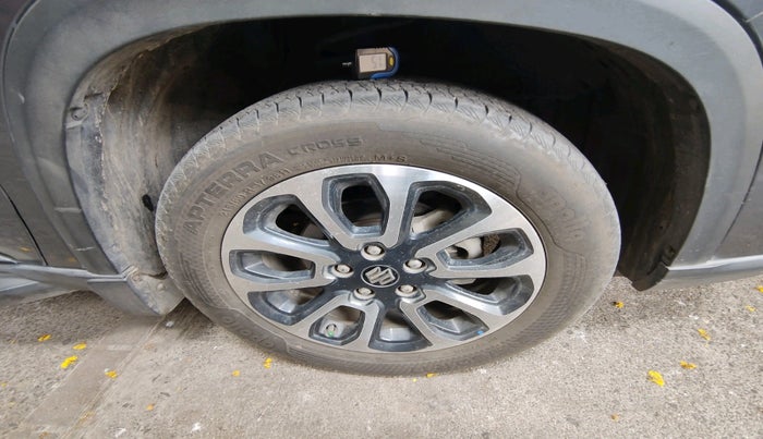 2022 Maruti Grand Vitara ALPHA SMART HYBRID, Petrol, Manual, 49,957 km, tyre