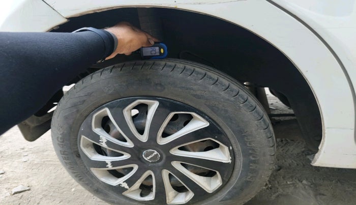 2014 Datsun Go A, Petrol, Manual, 54,971 km, tyre