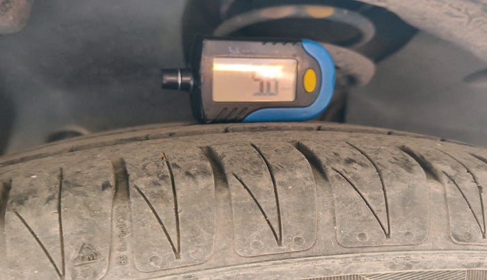 2015 Ford Ecosport TITANIUM 1.5L PETROL, Petrol, Manual, 1,01,394 km, tyre