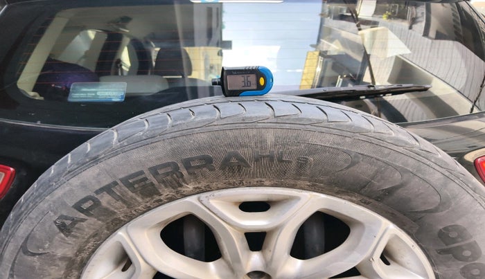 2015 Ford Ecosport TITANIUM 1.5L PETROL, Petrol, Manual, 1,01,394 km, tyre