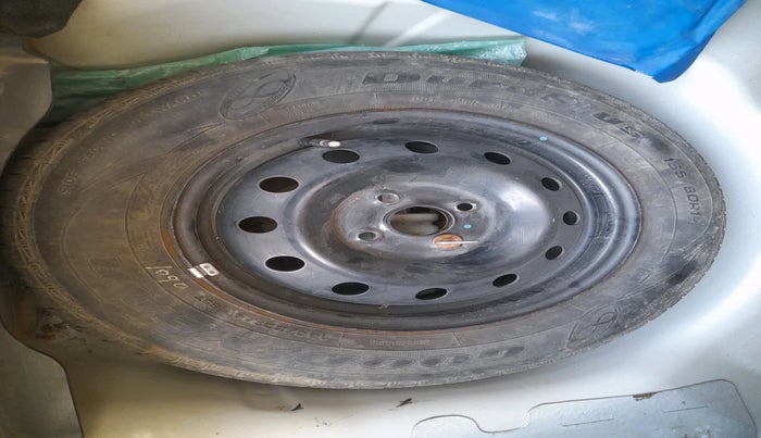 2015 Maruti Swift Dzire VXI, Petrol, Manual, 49,957 km, tyre