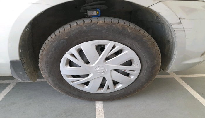 2015 Maruti Swift Dzire VXI, Petrol, Manual, 49,957 km, tyre